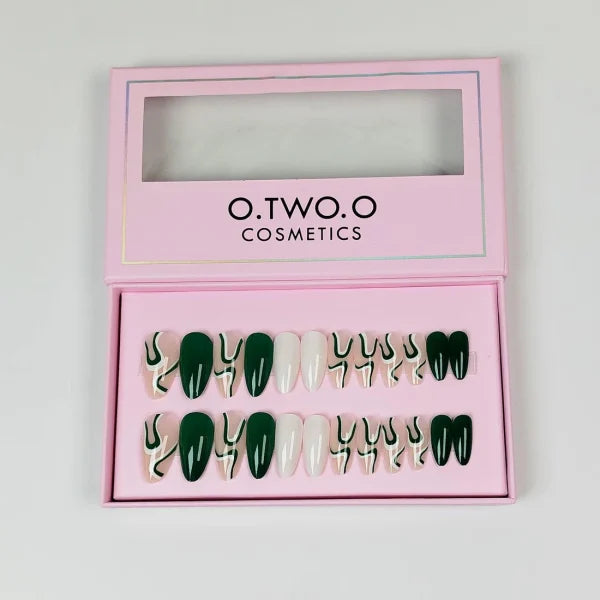O.TWOO.O Matte Nails