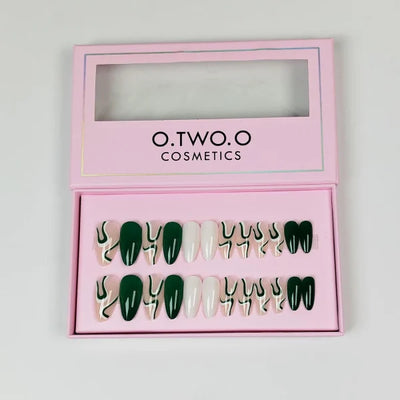 O.TWOO.O Matte Nails