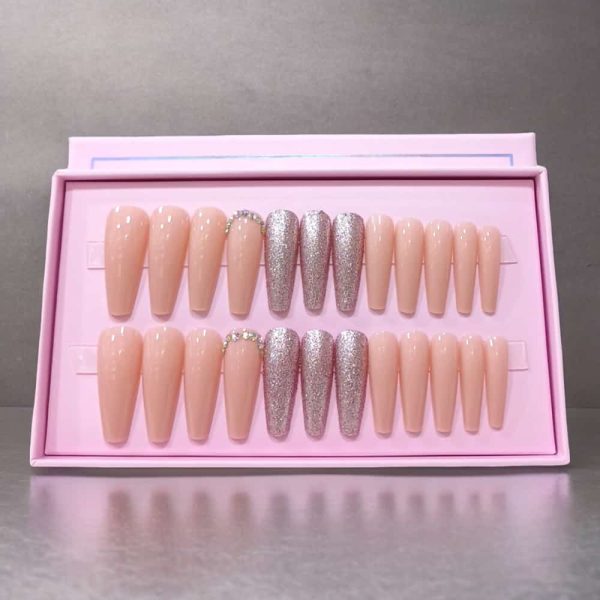 O.TWOO.O Matte Nails
